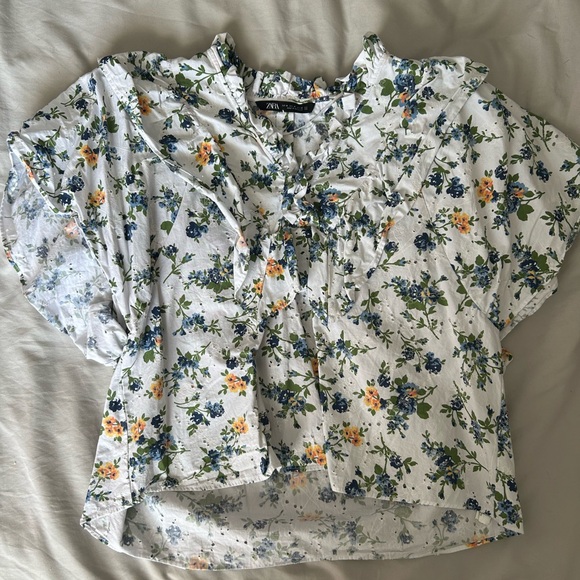 Zara Tops - Zara Floral Blouse
